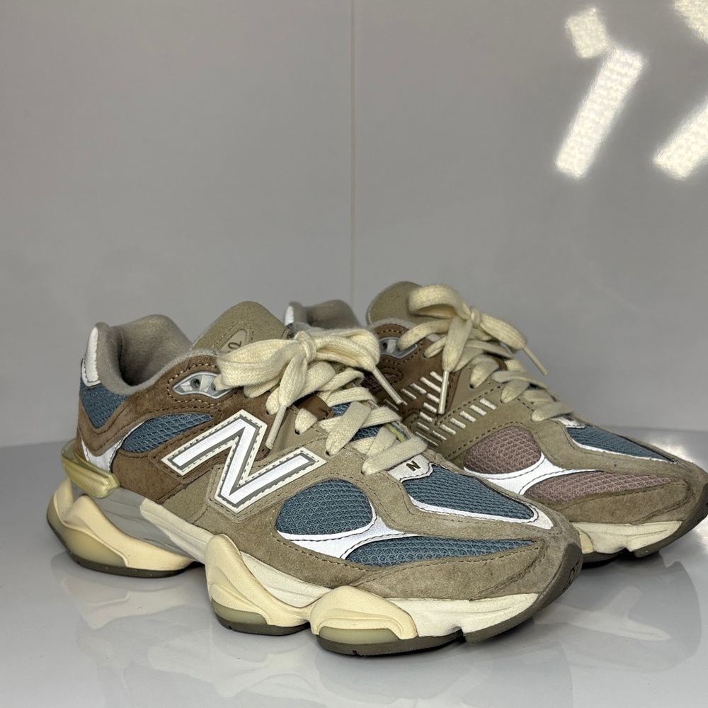 New Balance Brown and Blue Athletic Shoes